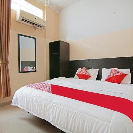 Oyo 91510 Homestay Utama Syariah Pakanbaru Exteriör bild