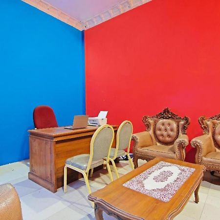 Oyo 91510 Homestay Utama Syariah Pakanbaru Exteriör bild