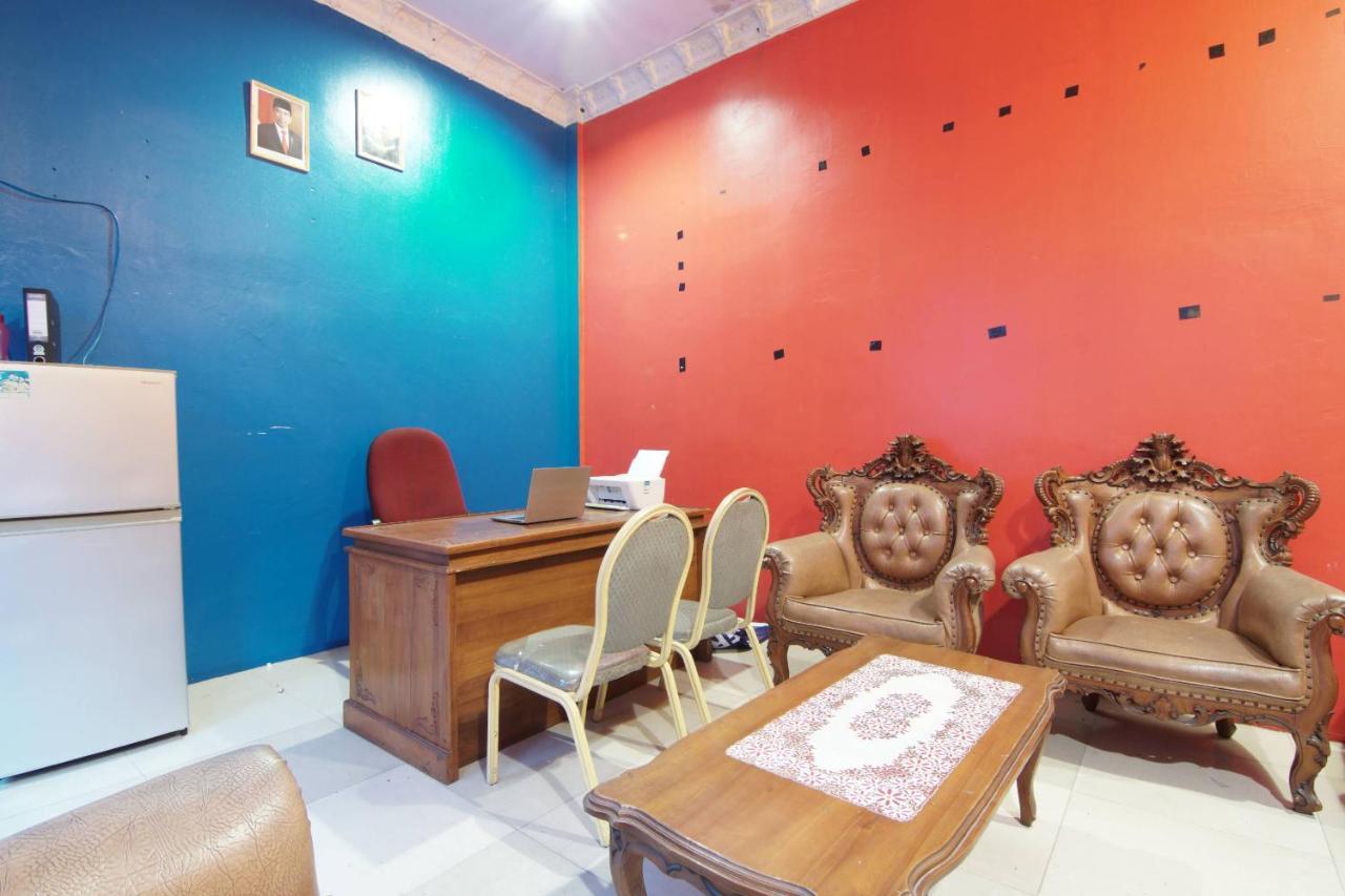 Oyo 91510 Homestay Utama Syariah Pakanbaru Exteriör bild