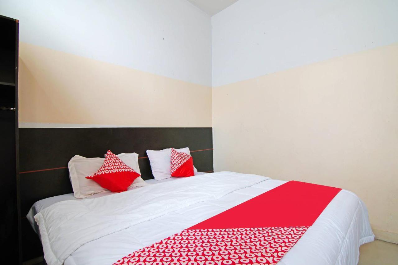 Oyo 91510 Homestay Utama Syariah Pakanbaru Exteriör bild
