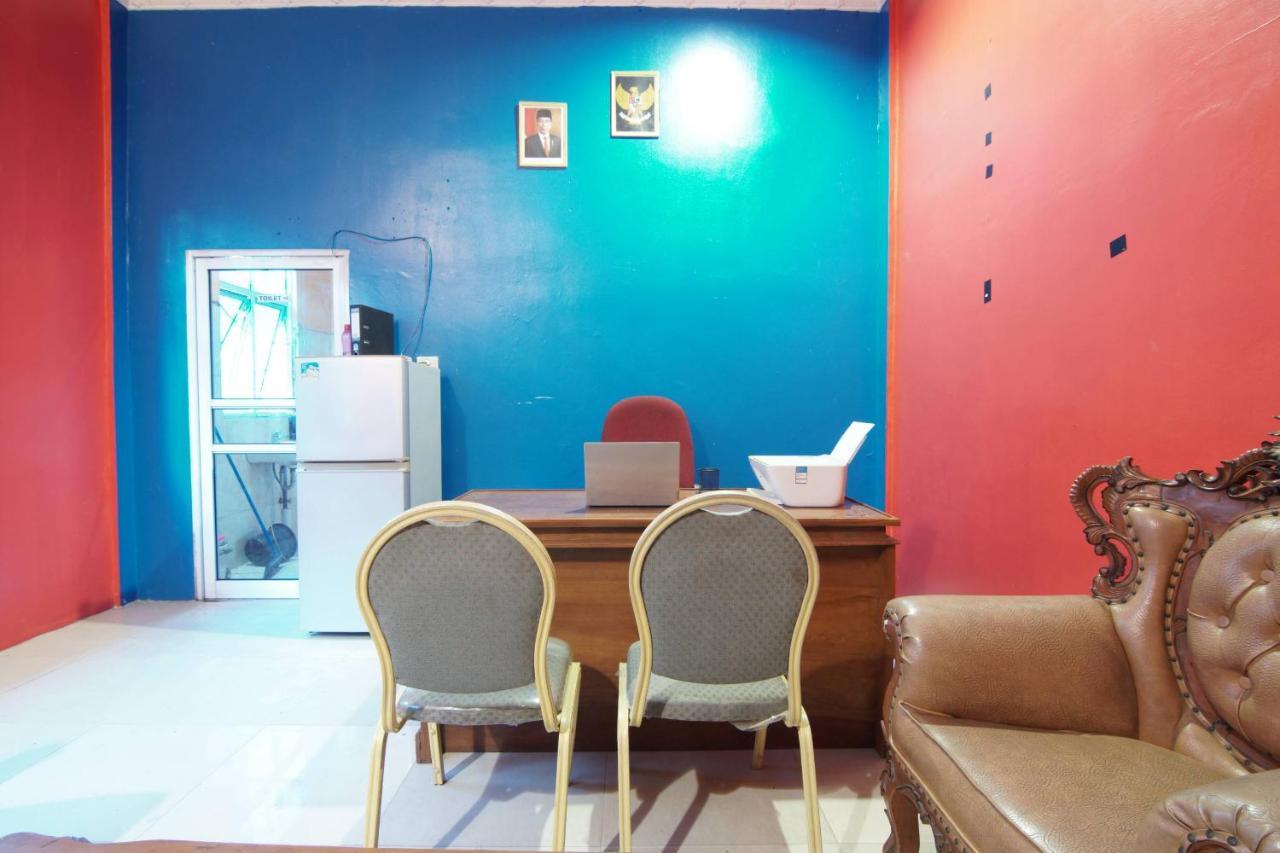 Oyo 91510 Homestay Utama Syariah Pakanbaru Exteriör bild