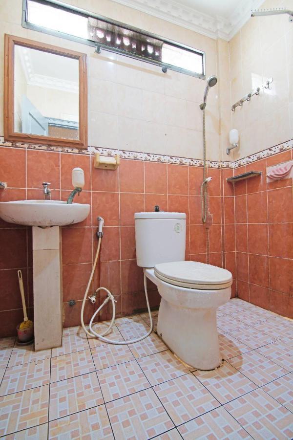 Oyo 91510 Homestay Utama Syariah Pakanbaru Exteriör bild